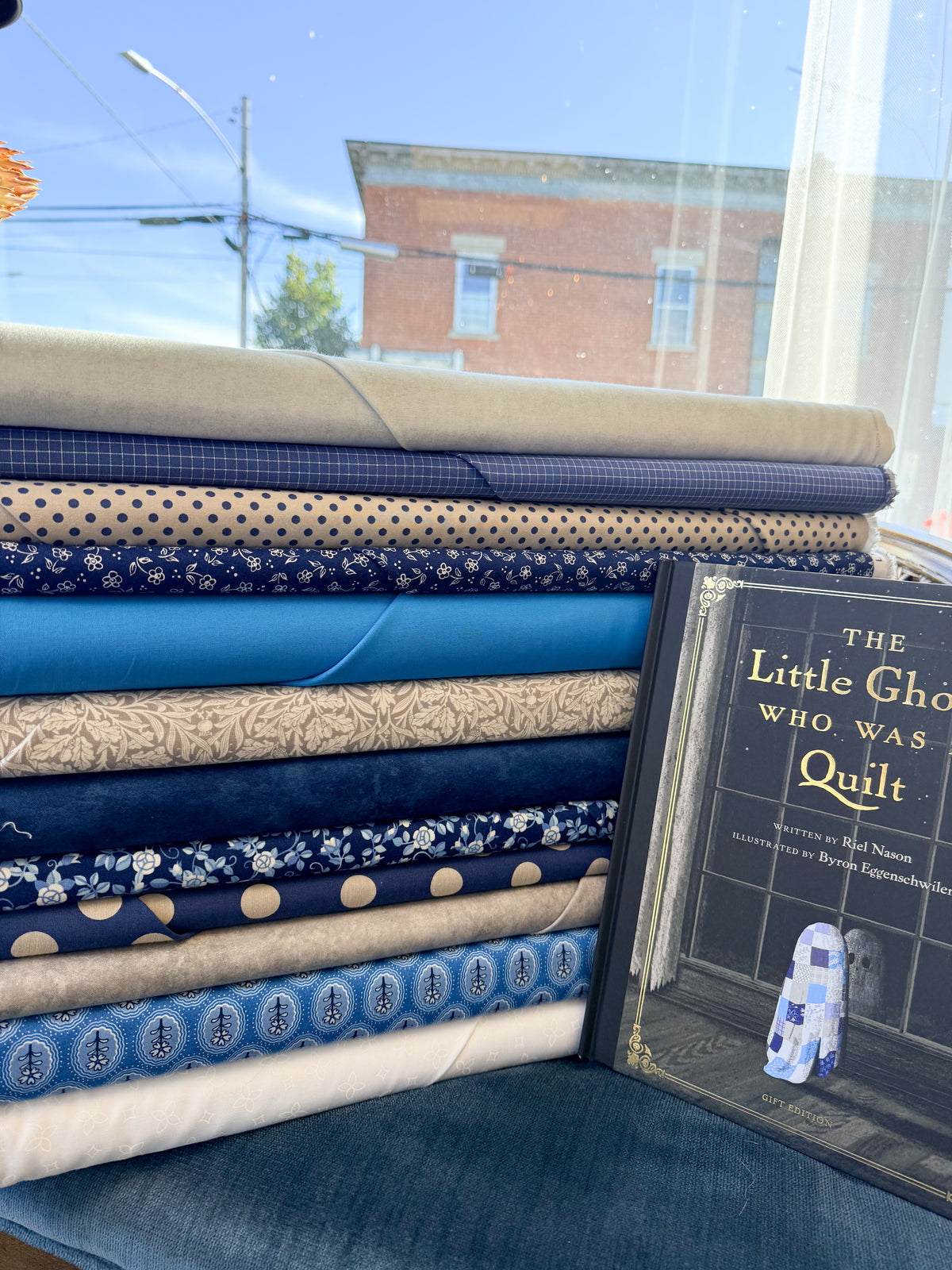 Little Ghost Who was a Quilt -Fat Quarter Bundle