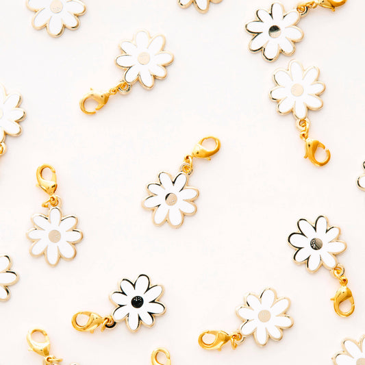 White Daisy - Zipper Charm  - Sarah Hearts